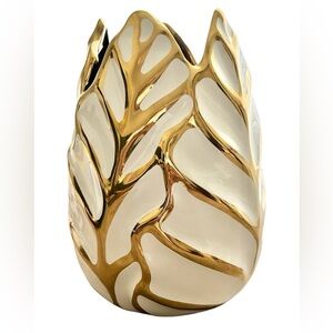 Gold and White Leaf Design Vase-Amazing Condition!